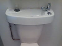Lave-mains adaptable directement sur WC, WiCi Concept - Madame D (84) - 1 sur 2